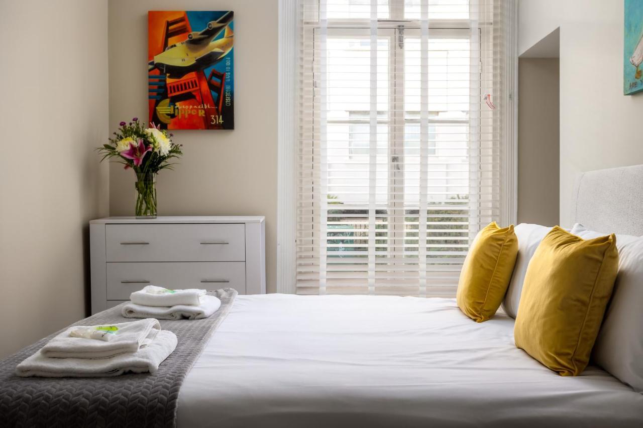 Contemporary Ground Floor Apartment - Town Centre With Parking! Τσέλτενχαμ Εξωτερικό φωτογραφία
