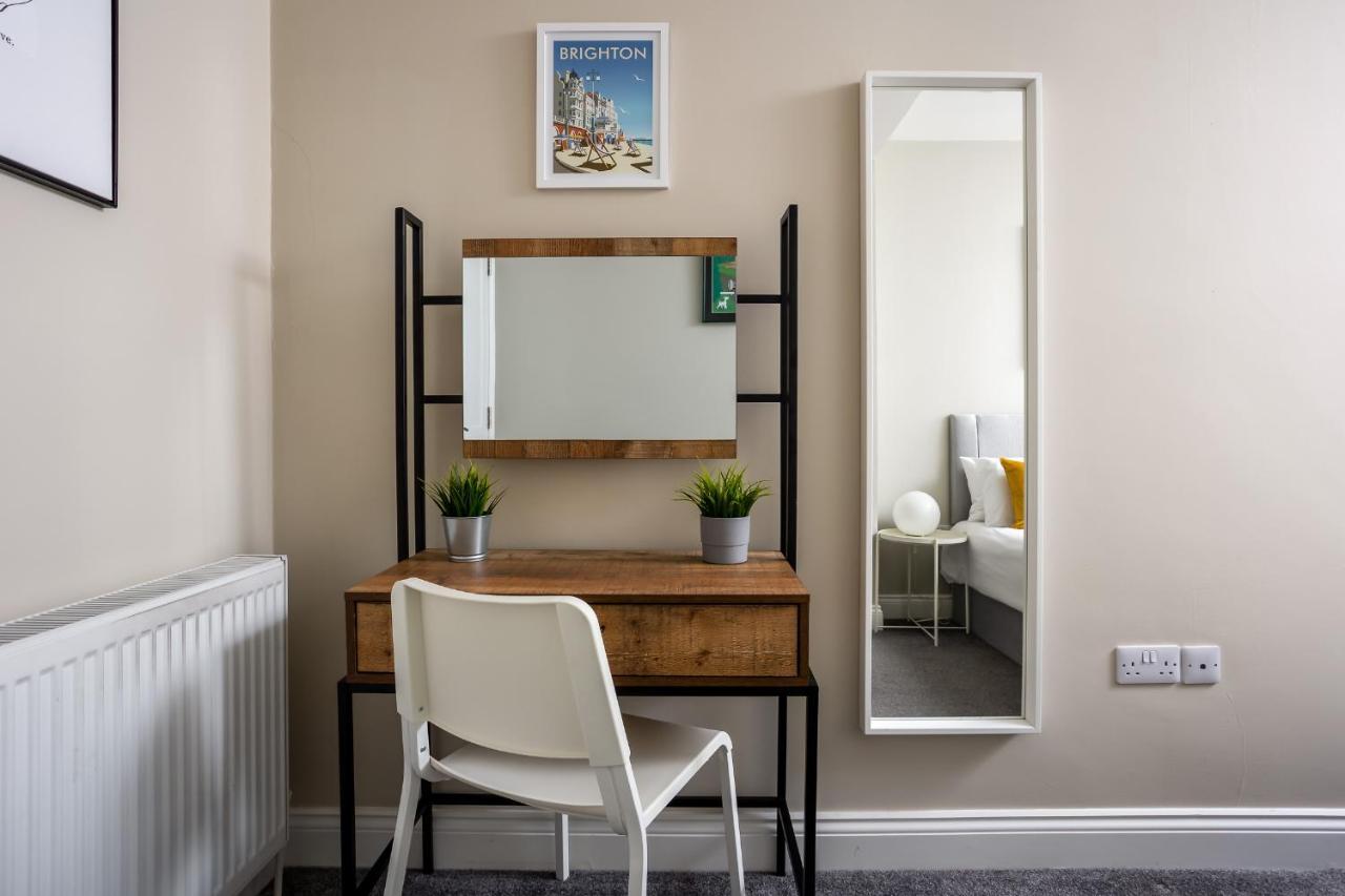 Contemporary Ground Floor Apartment - Town Centre With Parking! Τσέλτενχαμ Εξωτερικό φωτογραφία