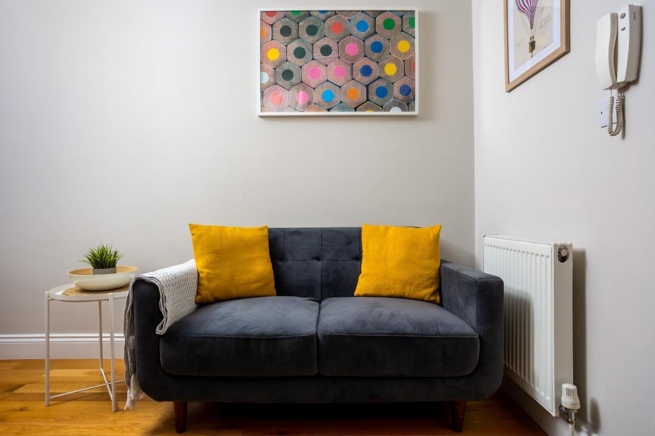 Contemporary Ground Floor Apartment - Town Centre With Parking! Τσέλτενχαμ Εξωτερικό φωτογραφία