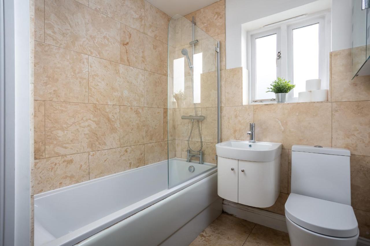 Contemporary Ground Floor Apartment - Town Centre With Parking! Τσέλτενχαμ Εξωτερικό φωτογραφία